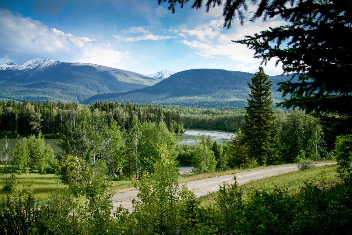 Small-1200px-142266 Blue River